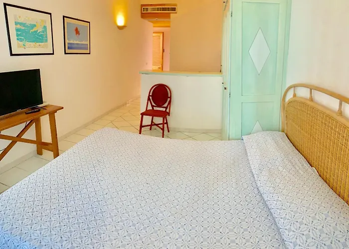 Swadeshi Sporting Tanca Manna Hotel
